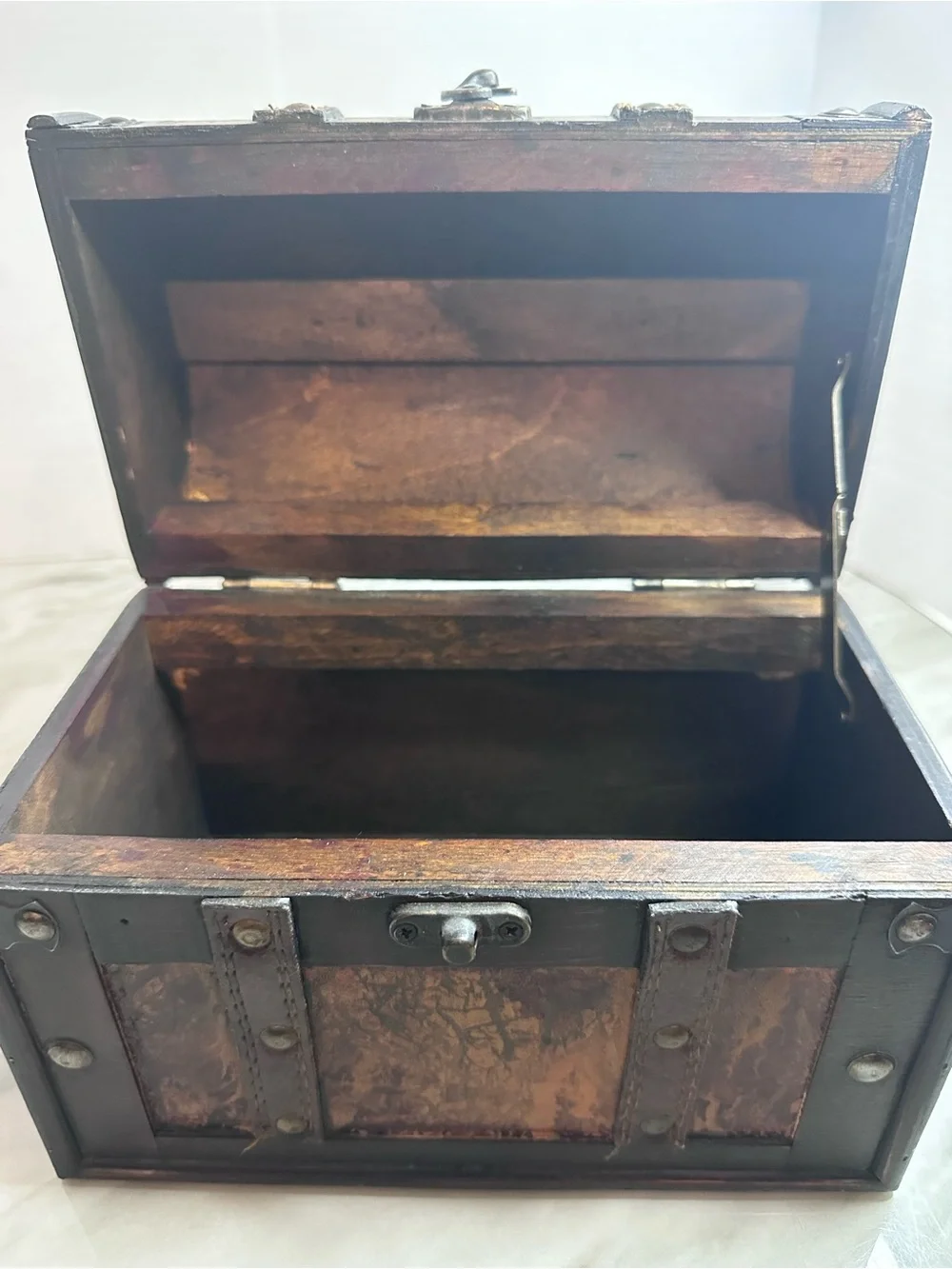 Vintage-Style Brown Leather Travel Trunk Bag - Classic Men's Carry